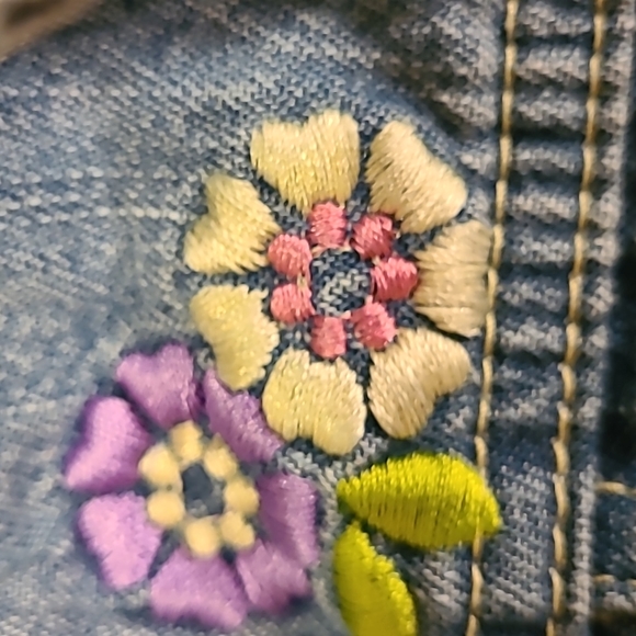 Light wash embroidered denim jacket - Picture 5 of 5